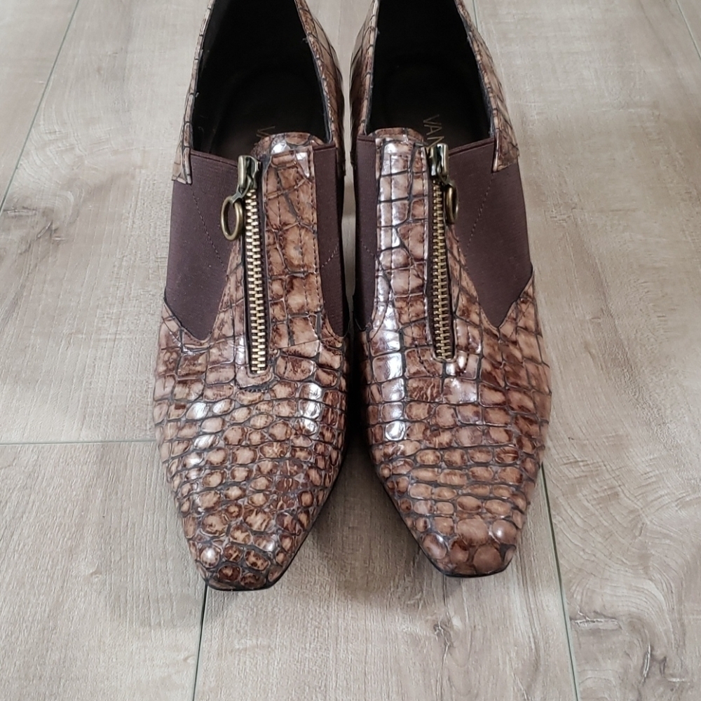 WOMEN'S shoes
